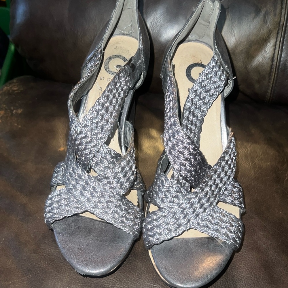 Guess wedges